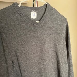 Long-sleeve Gap pullover